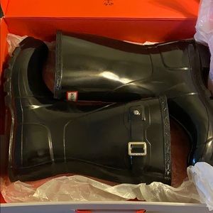 Hunter Short Gloss Boot Size 7